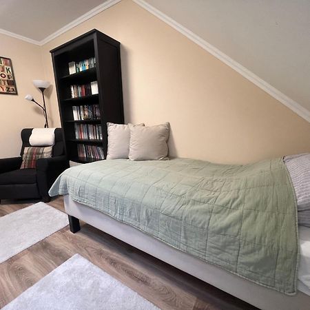 Galeria Apartmanhaz Keszthely Buitenkant foto