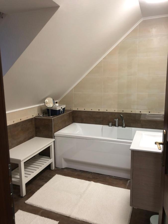 Galeria Apartmanhaz Keszthely Buitenkant foto