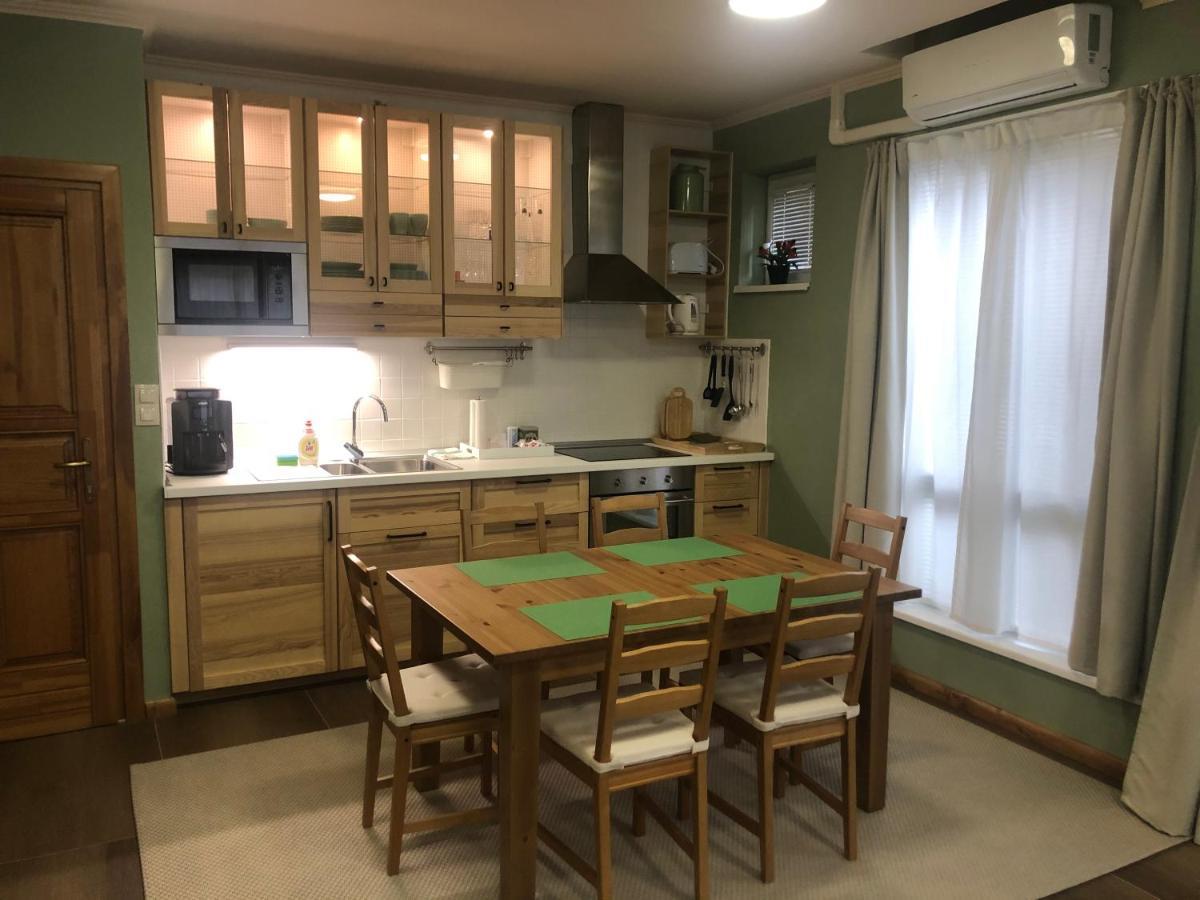 Galeria Apartmanhaz Keszthely Buitenkant foto